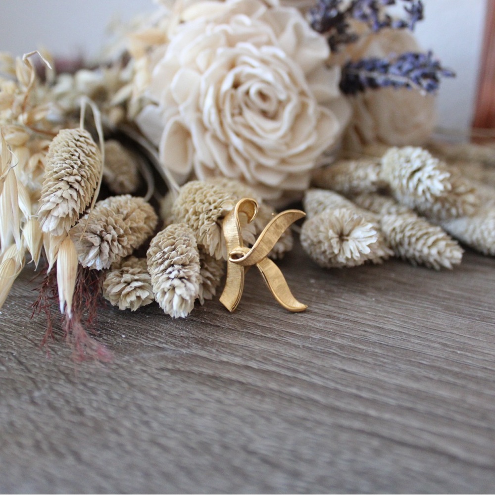 Elegant Gold Tone Initial ‘K’ Brooch